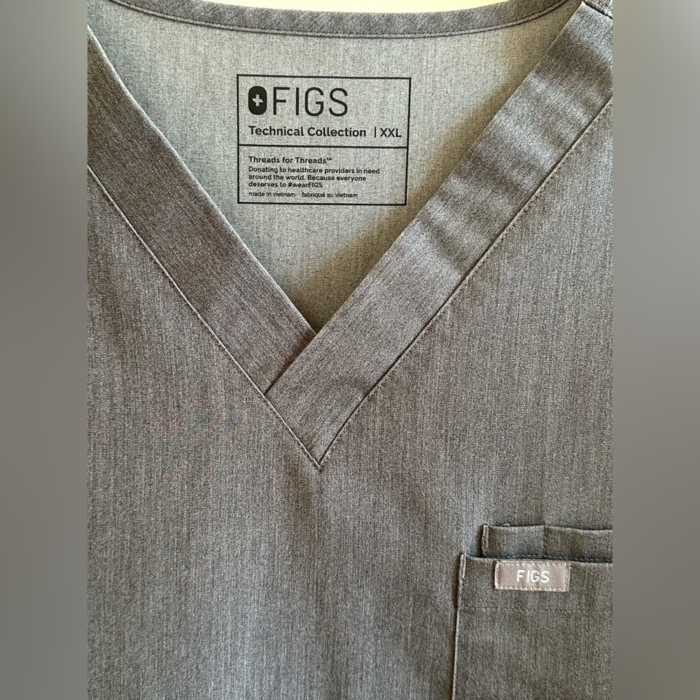 Figs Lot of 2 Soft Scrub Tops (1) Black (1) Charcoal Gray Medical Nurse Sz XXL - Picture 3 of 11